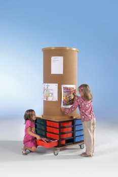 Litfaßsäule aus Kork mit 8 hohen Schüben für den Kindergarten
